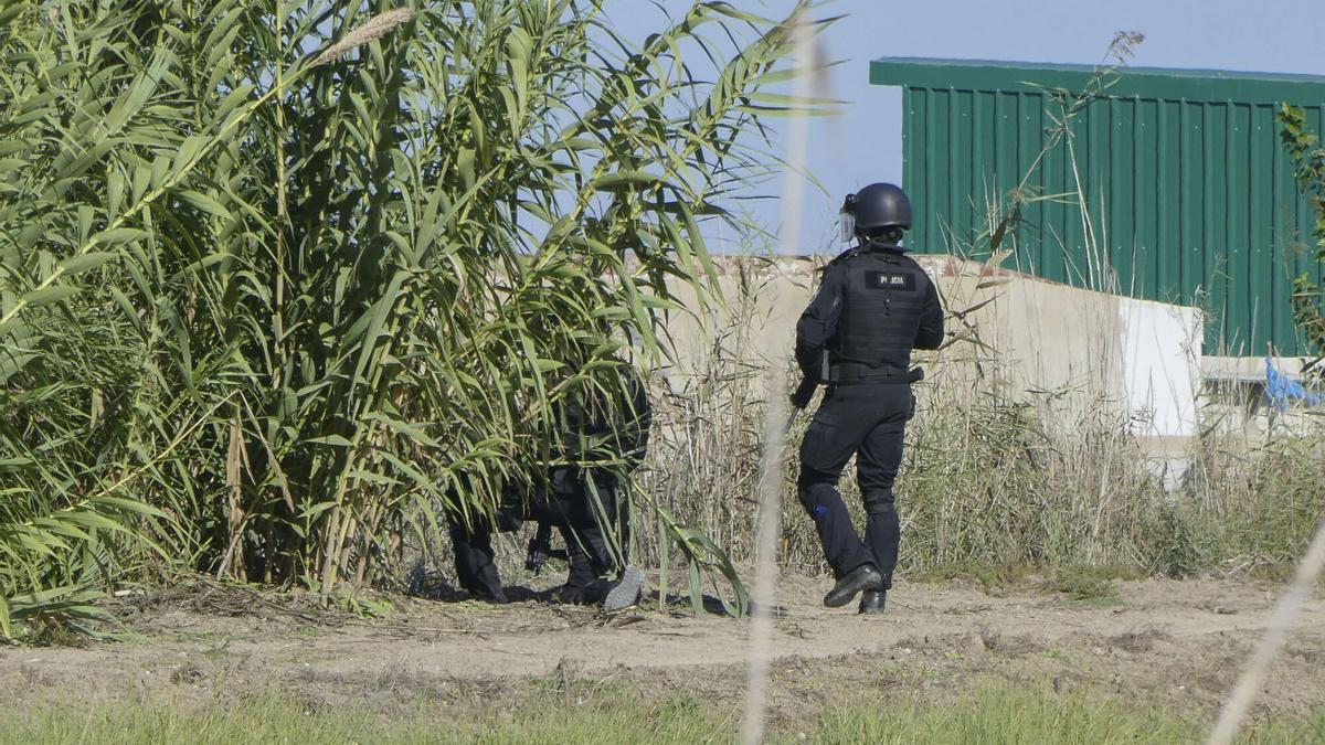 El Gobierno anuncia en Isla Mayor «la máxima firmeza» en la lucha contra el narco en el Bajo Guadalquivir tras el tiroteo