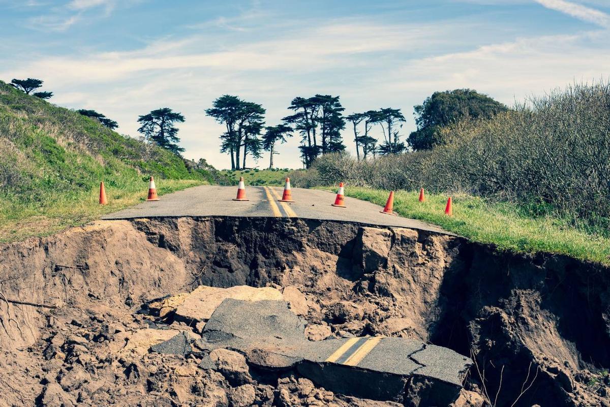 Ejemplo de hundimiento del terreno
