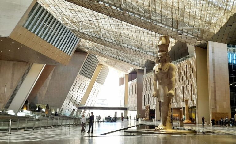 El Gran Museo Egipcio abre sus puertas y el rey Felipe acude a su inauguración: así es por dentro