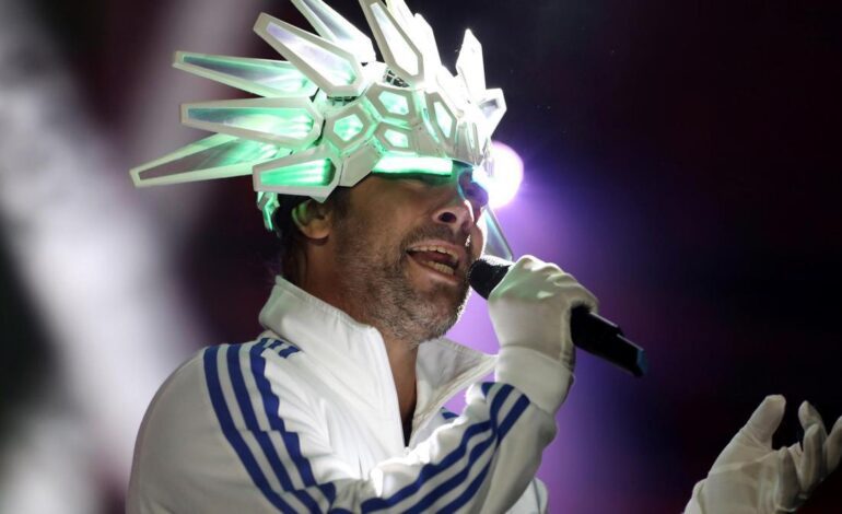 Jamiroquai pone al Palau Sant Jordi en trance con un empacho de ‘groove’