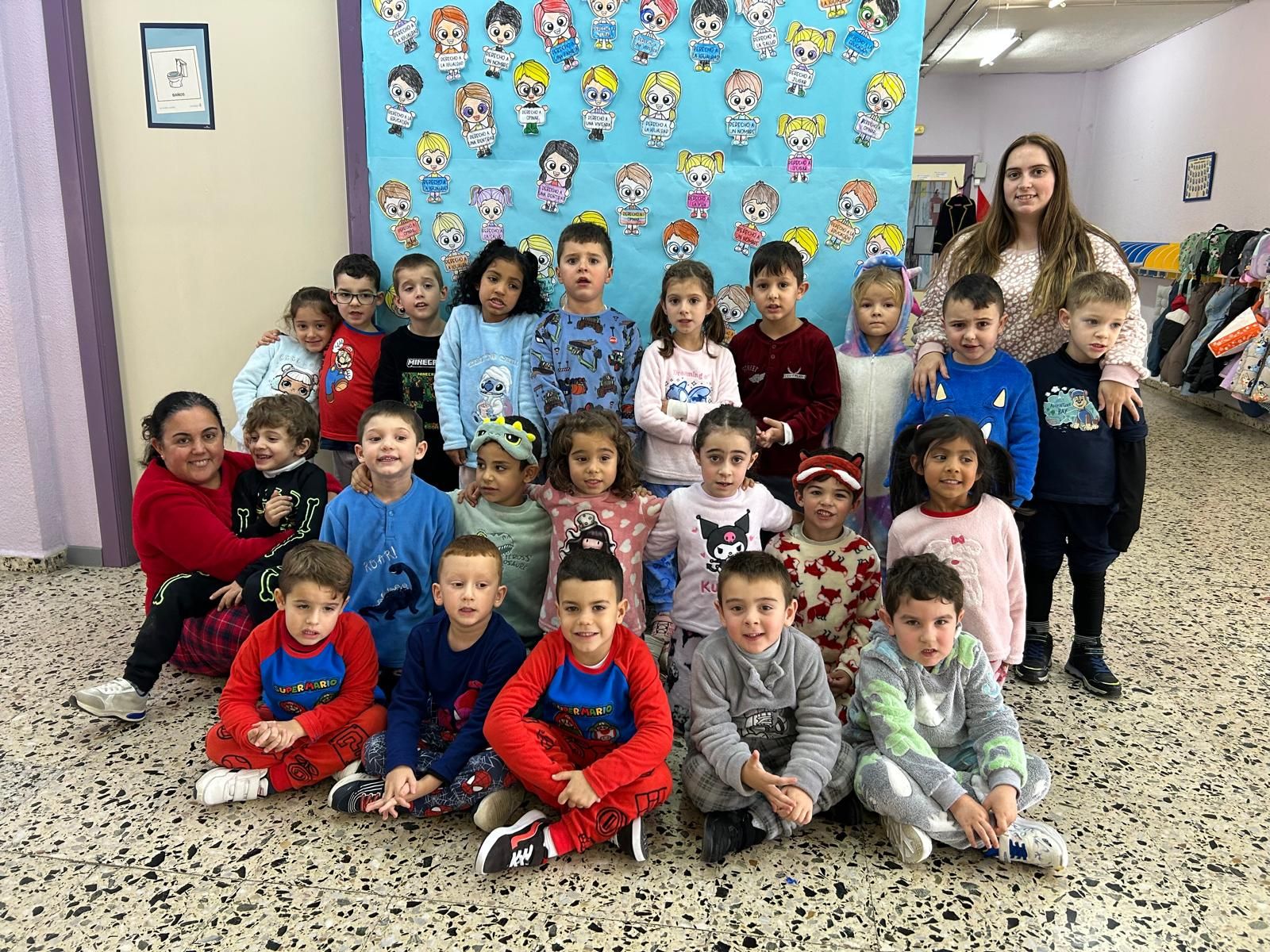 Los alumnos del colegio El Bosquín van al colegio en pijama