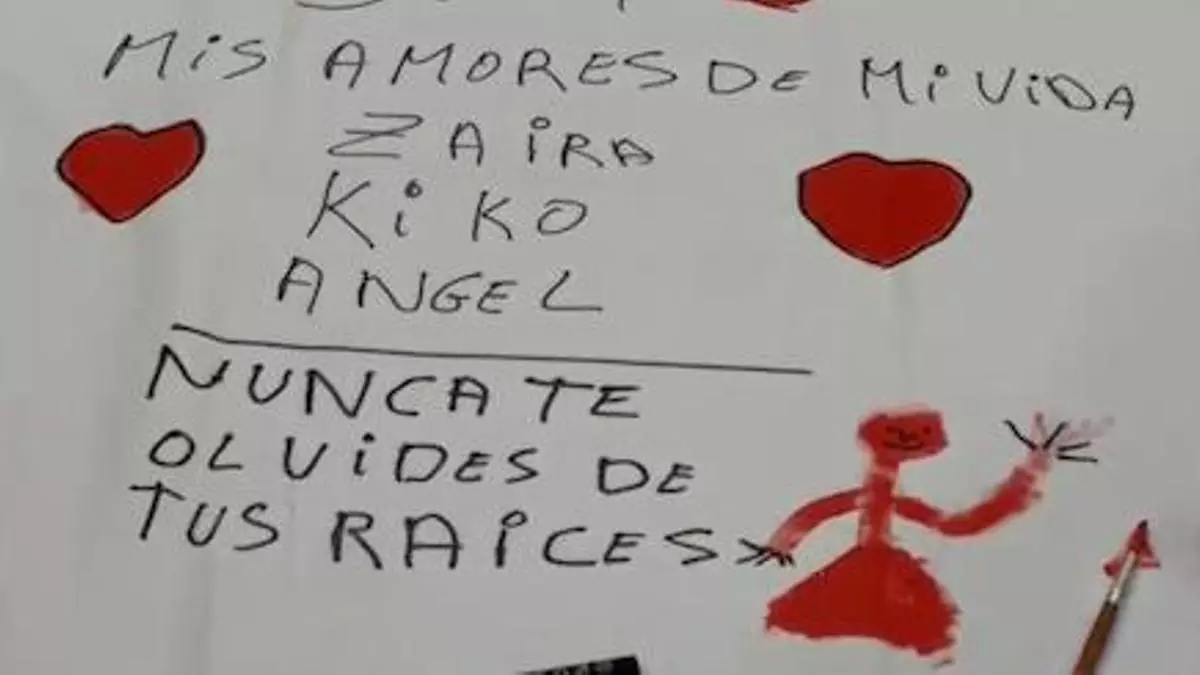 VÍDEO: Un mural efímero celebra los 600 años del pueblo gitano en Gijón “es una manera de visibilizar lo que hemos aportado a la sociedad y de expresar lo que sentimos”