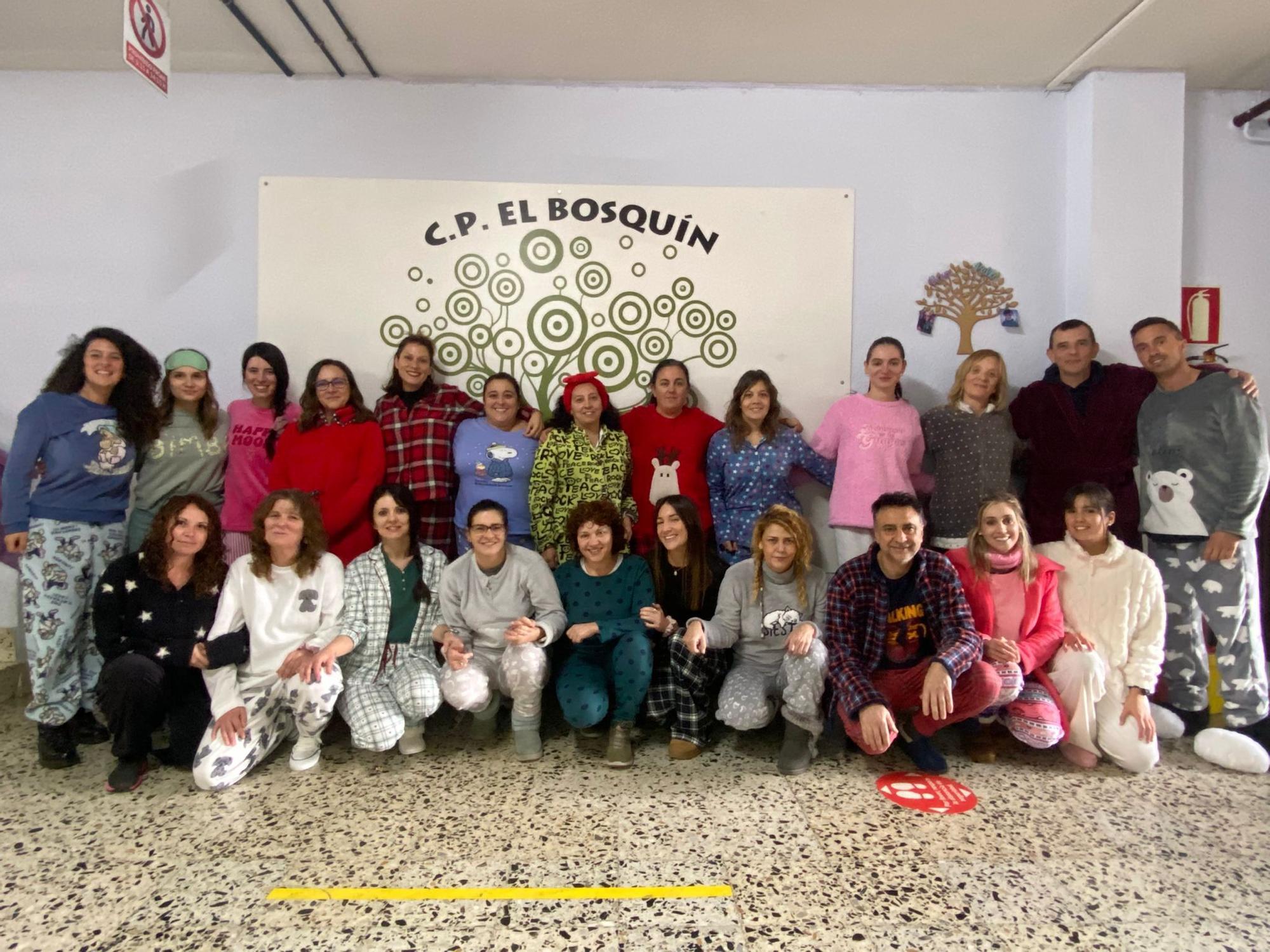 Los alumnos del colegio El Bosquín van al colegio en pijama