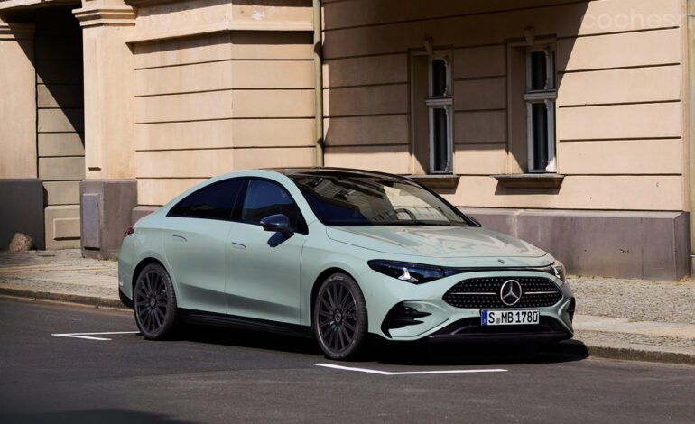 Mercedes-Benz CLA 180 y CLA 220: Nuevas versiones híbridas