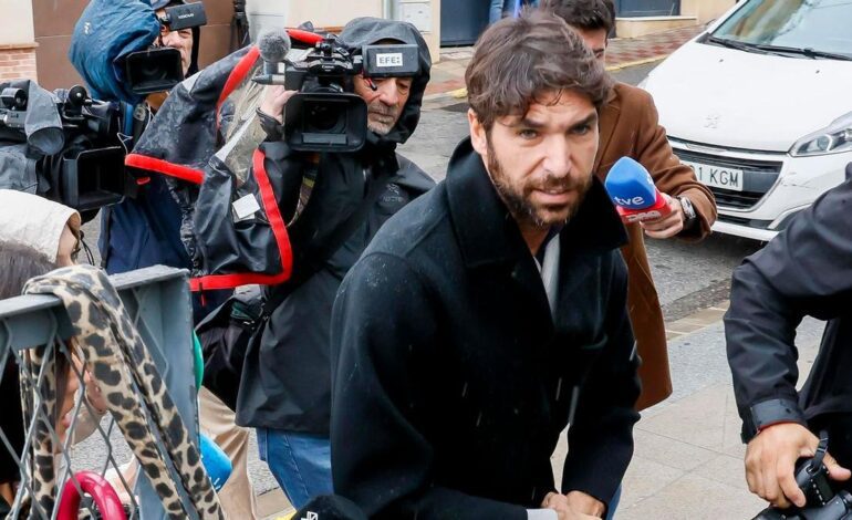 Pena de entre 6 meses y 1 año de prisión, de 1 a 4 años de retirada del carnet de conducir