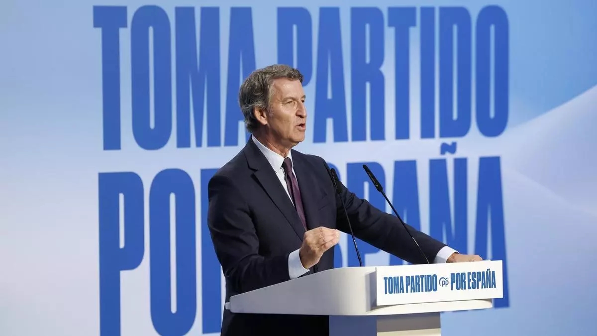 Feijóo señala que Sánchez "La justicia le detiene los pies y sus socios le atan las manos"