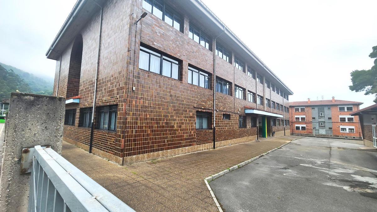 ESCUELINES MIERES | Las nuevas escuelinas de Mieres no pasan el examen: las causas del retraso en la apertura de las (muy demandadas) instalaciones