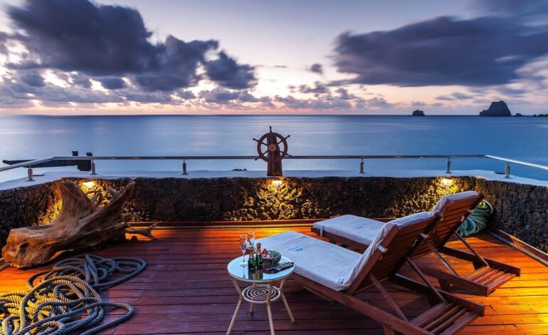 Hotel Puntagrande, el más pequeño del mundo situado en El Hierro, afianza su título y suma una Llave Michelin 2025 | El Viajero