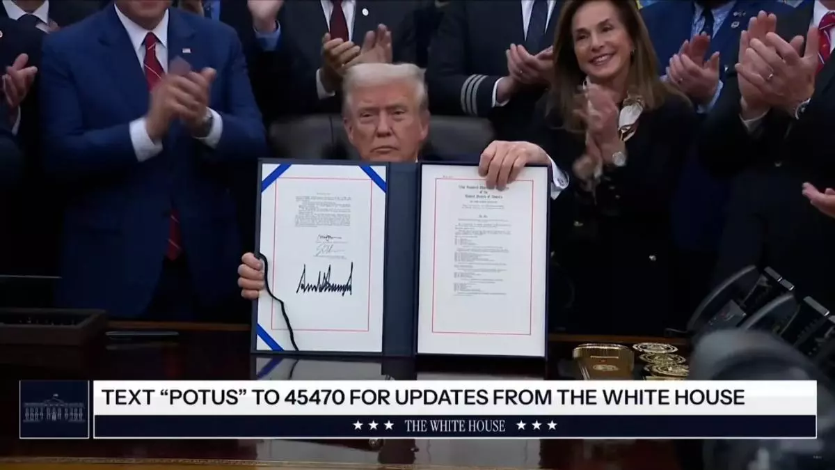 Trump firma ley que pone fin al cierre gubernamental más largo en la historia de Estados Unidos