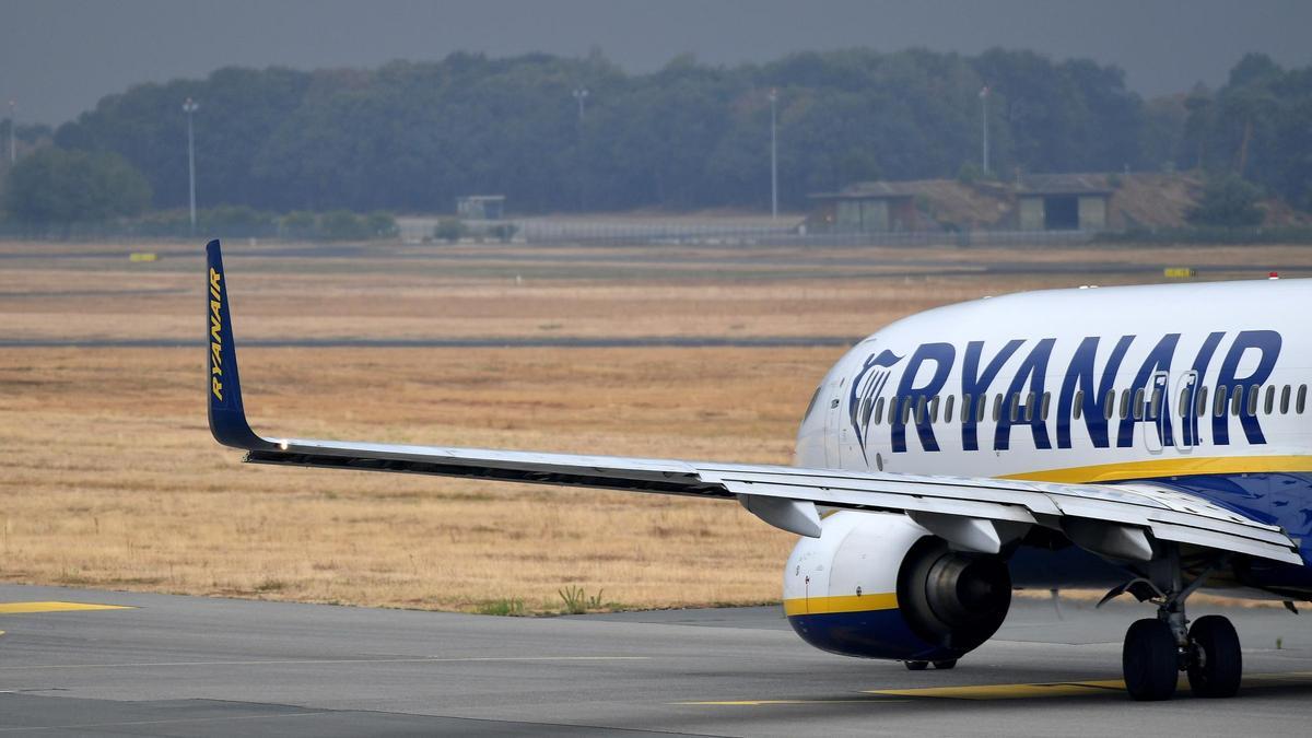 VUELOS BARATOS | Ryanair amaga con más recortes de plazas en España para la temporada de invierno 2026-2027