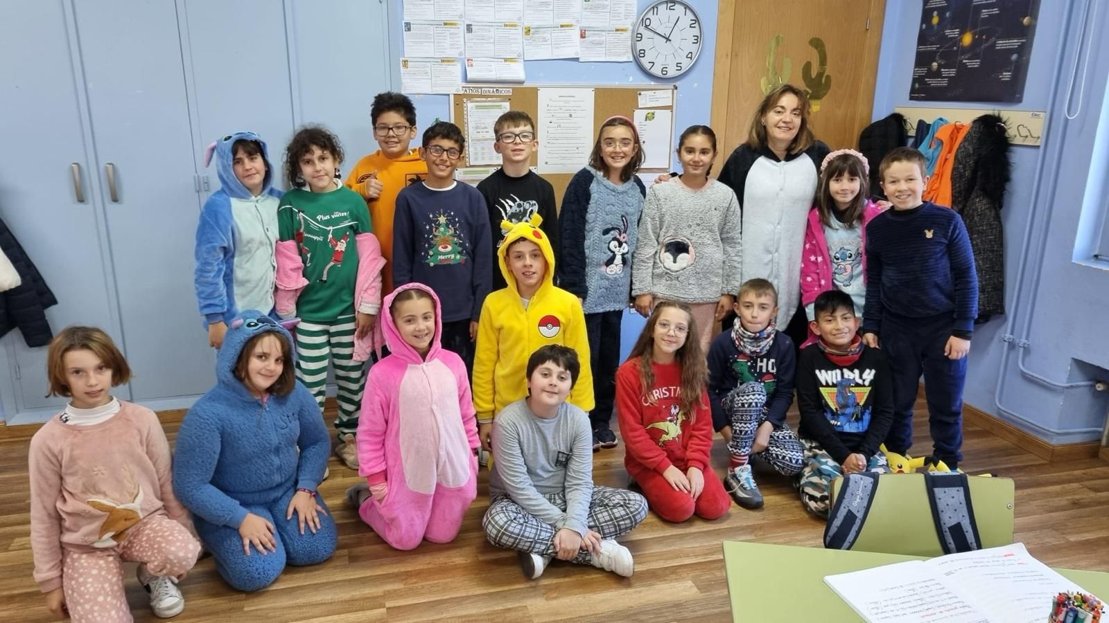 Los alumnos del colegio El Bosquín van al colegio en pijama