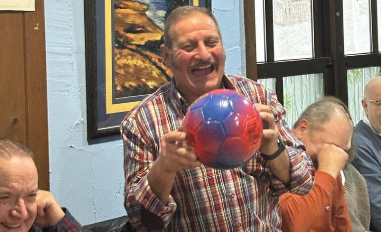 la emotiva fiesta de despedida a un trabajador incansable, siempre con la sonrisa puesta