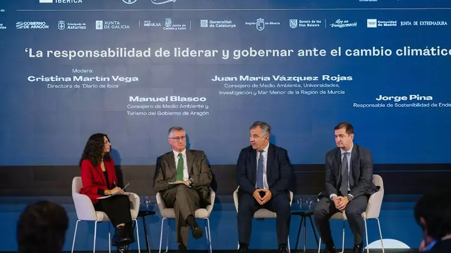 Manuel Blasco, consejero de Aragón: "Las comunidades autónomas tienen mucha responsabilidad con el medio ambiente"