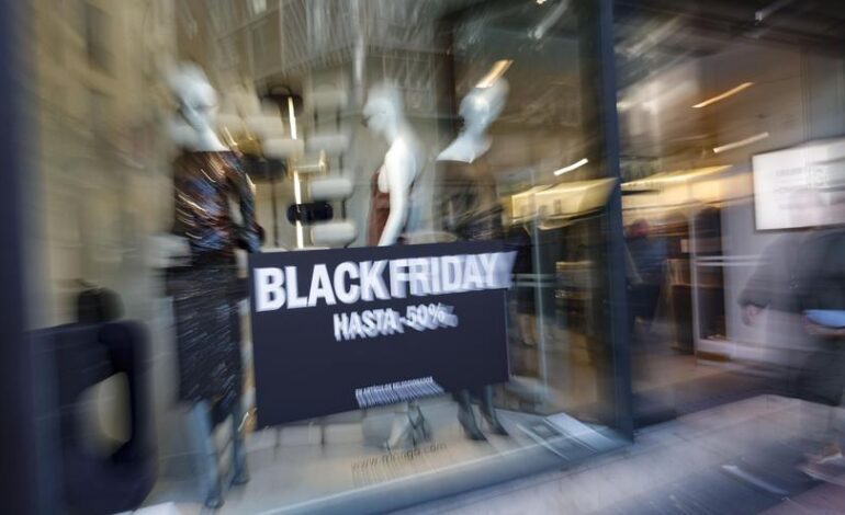 OFERTAS FALSAS BLACK FRIDAY | Consumo multa con 350.000 euros a siete empresas por aplicar falsas rebajas en el ‘Black Friday’ de 2023