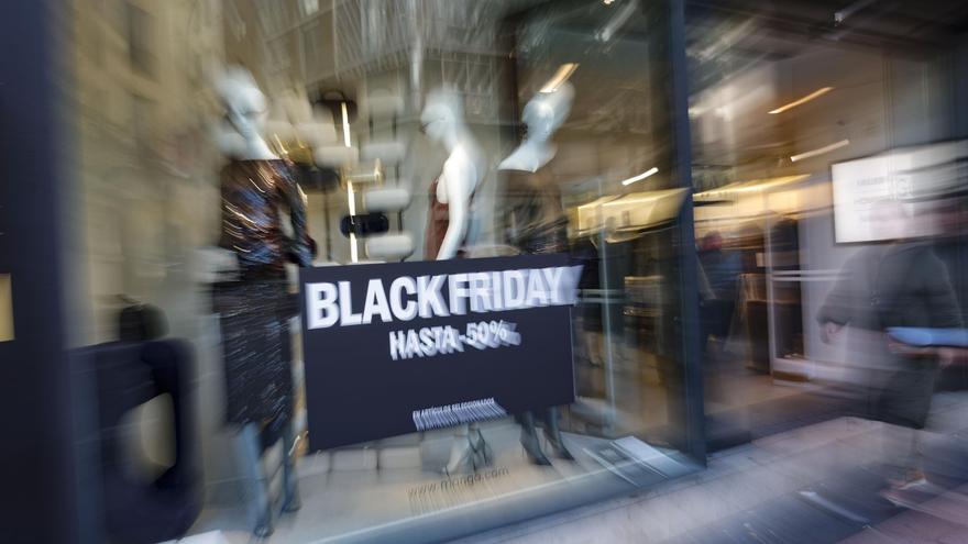 OFERTAS FALSAS BLACK FRIDAY | Consumo multa con 350.000 euros a siete empresas por aplicar falsas rebajas en el ‘Black Friday’ de 2023