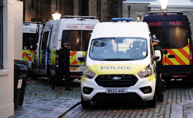 Cinco detenidos y un policía herido en una protesta en Bristol contra un hotel de acogida de migrantes