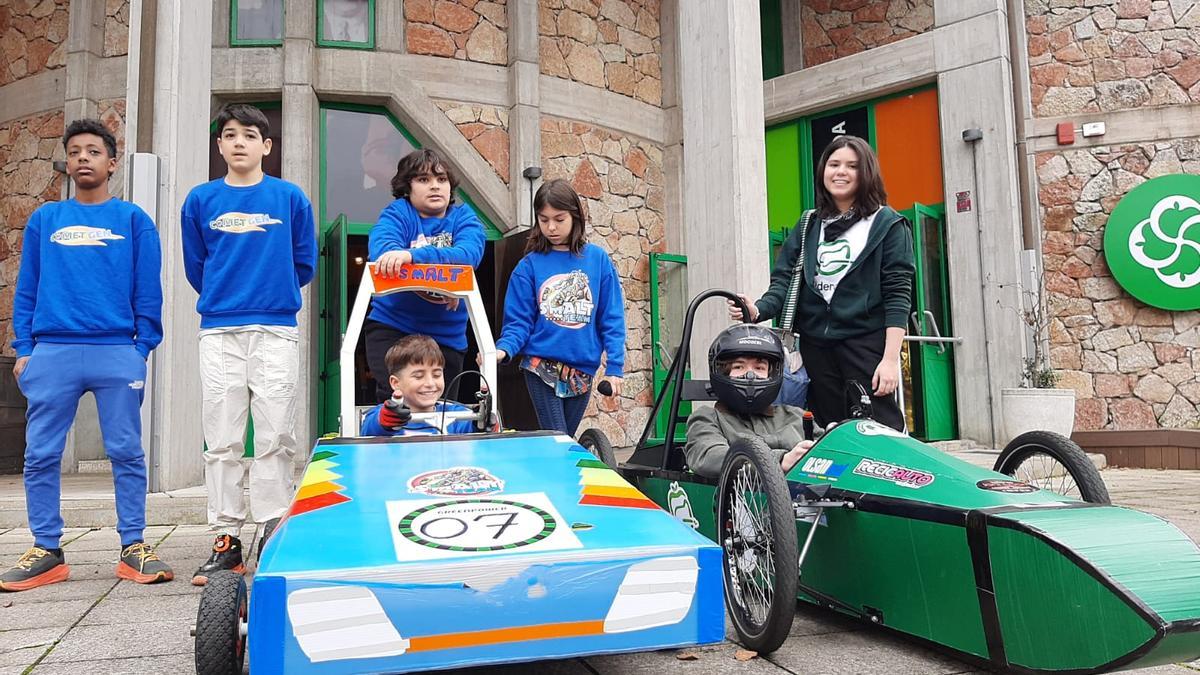 los equipos de Bimenes y Nava que compiten con coches eléctricos construidos por estudiantes crean la asociación «Guaheslab Steam Club»