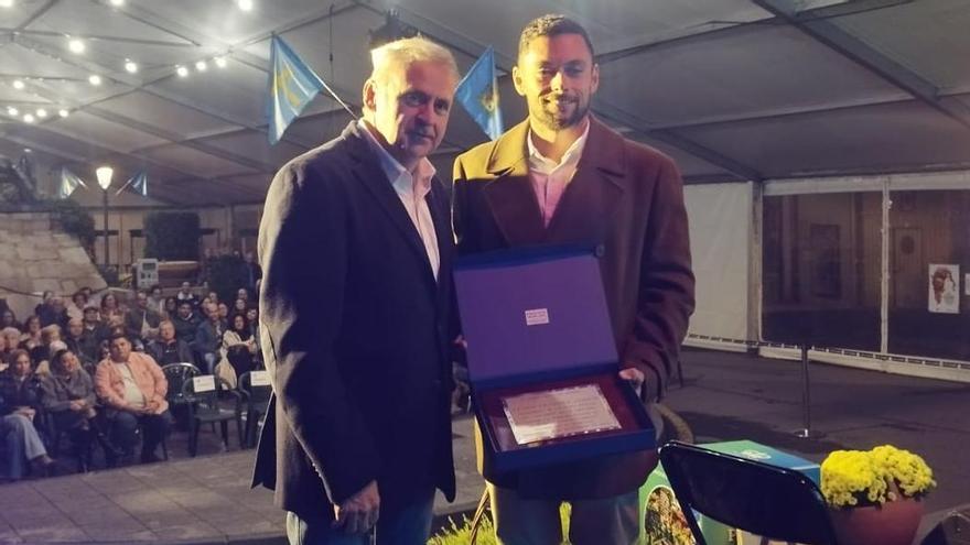 Pedro Vázquez Llenín da el pistoletazo de salida al Festival de la Castaña de Parres