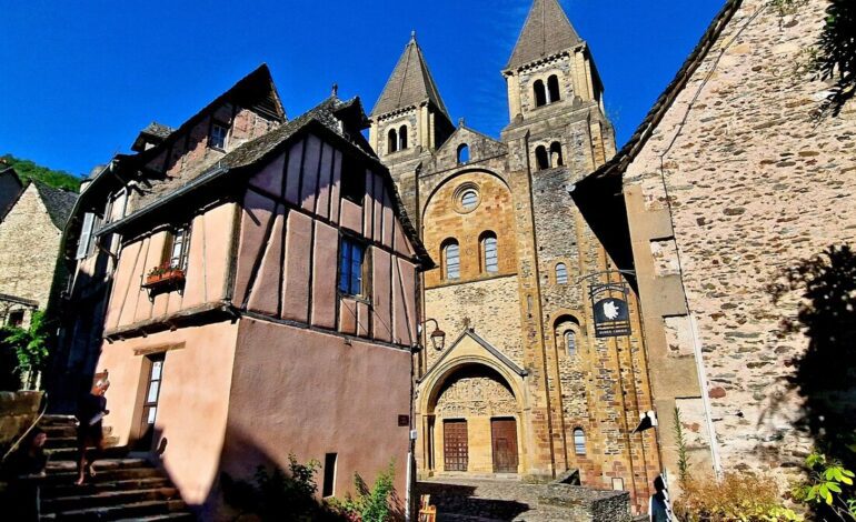 castillos medievales, artesanos, cascadas y un queso con 100 años de historia
