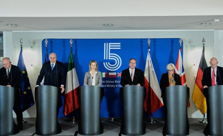 Kallas alerta de los déficits de movilidad en las tropas en Europa, con Rusia «en pie de guerra»