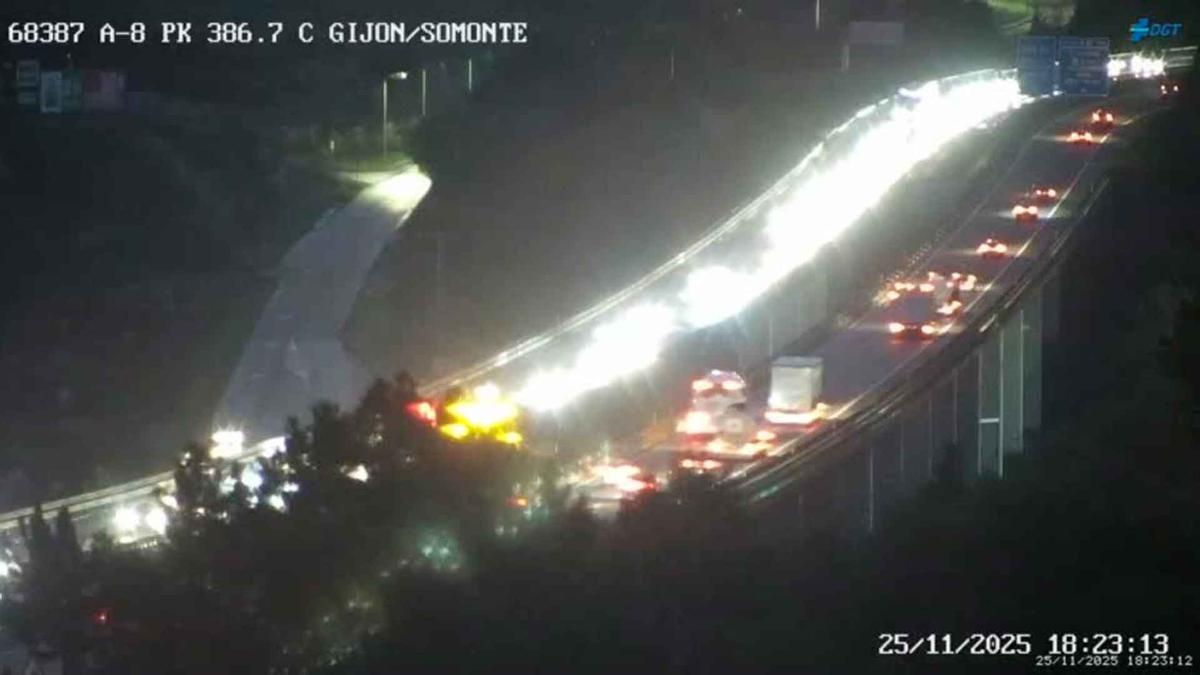 Varios kilómetros de retenciones en la «Y» a la salida de Gijón, en sentido a Oviedo