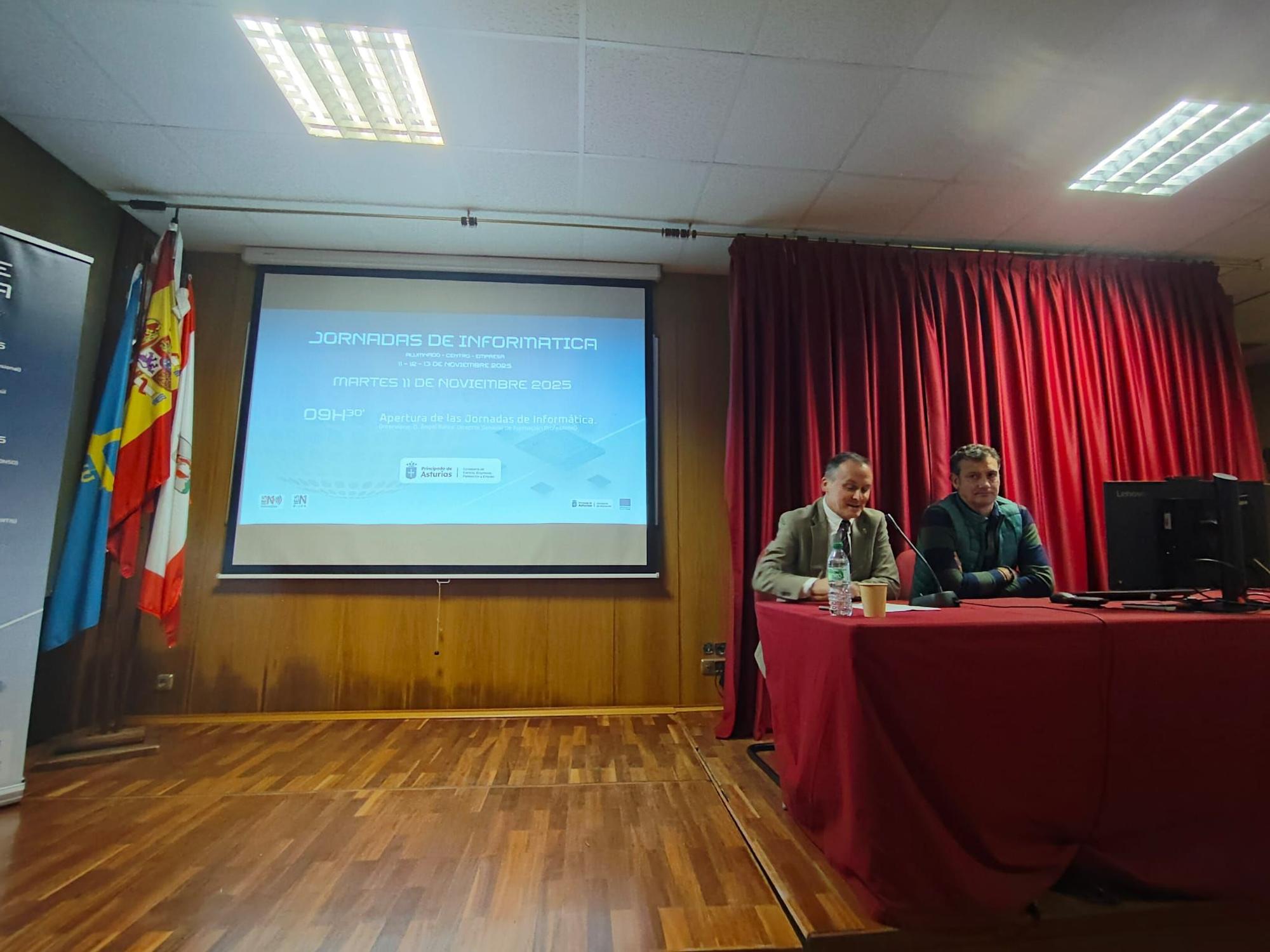 En marcha las Jornadas de Informática del IES Número 1 de Gijón (en imágenes)