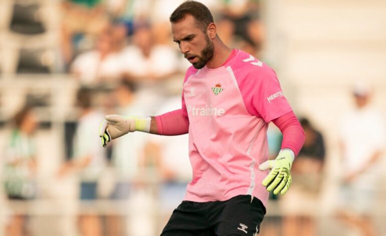 Pau López estará varias semanas de baja