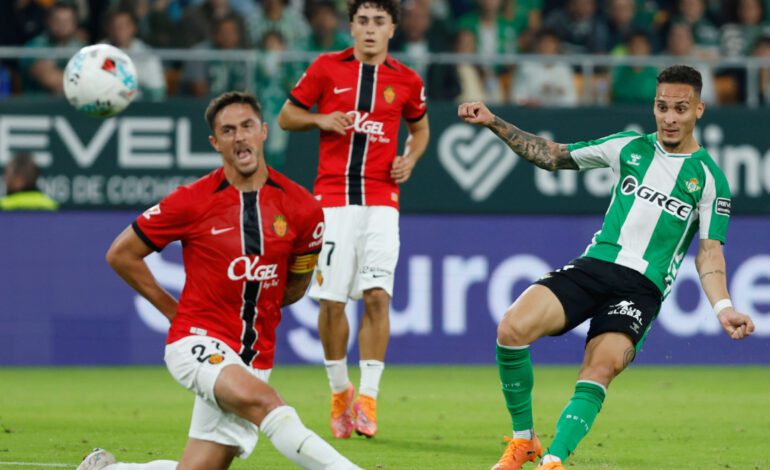 Antony pulveriza en el Betis sus registros con el Manchester United