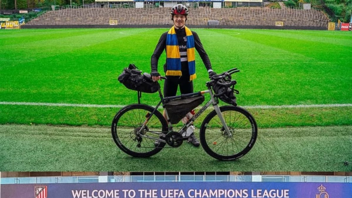 pedalear 1.570 kilómetros en diez días para ver a su equipo en el Metropolitano