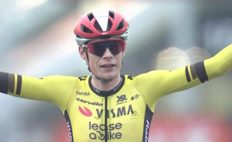 Vingegaard triunfa en otra ‘etapa’ del Tour en Japón… ¡con susto incluido!