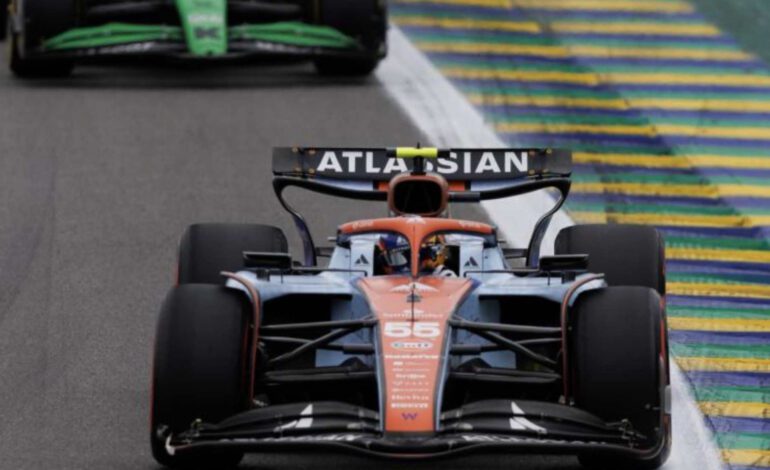 Carlos Sainz sobre Hamilton: "Me ha ido cerrando, cerrando… me ha estrangulado"