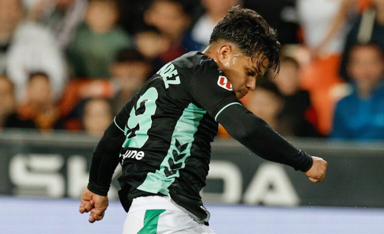 El Cucho Hernández, intervenido de cornetes nasales