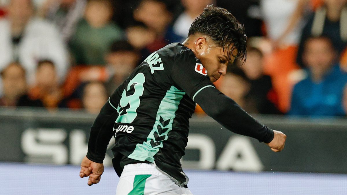 El Cucho Hernández, intervenido de cornetes nasales