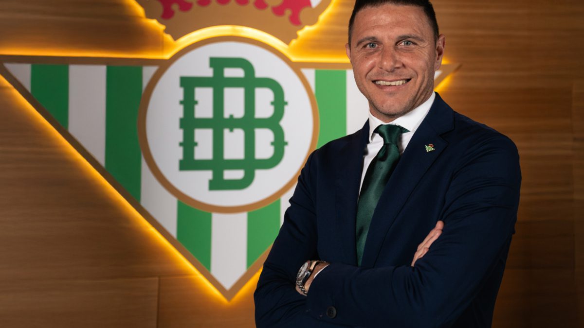 Joaquín, el eterno capitán del Betis, nombrado nuevo consejero del club