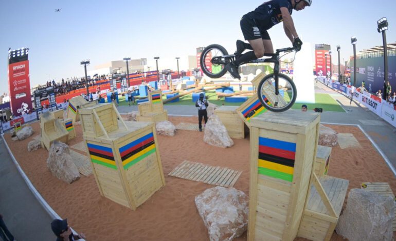 Alejandro Montalvo agranda su reinado en el trial