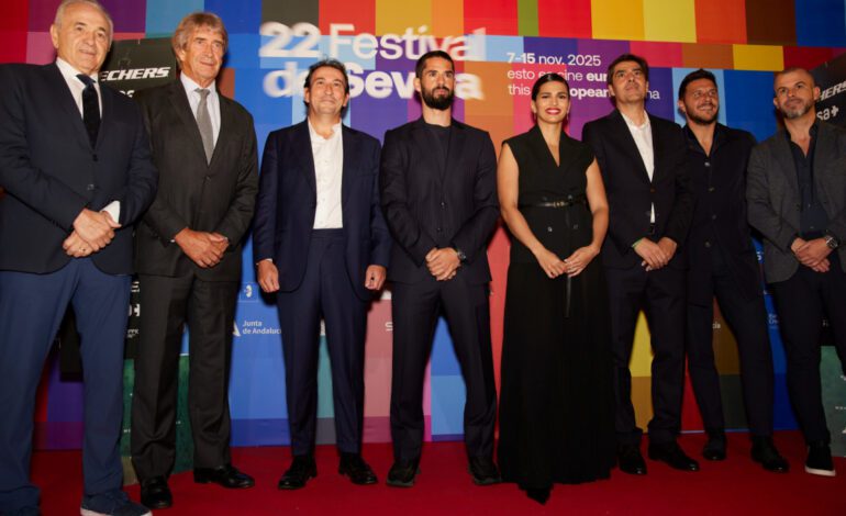 El Betis arropa a Isco en la proyección de su documental en Sevilla