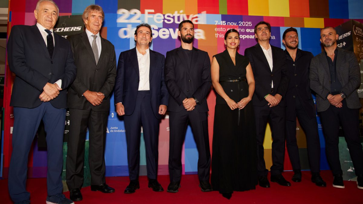 El Betis arropa a Isco en la proyección de su documental en Sevilla