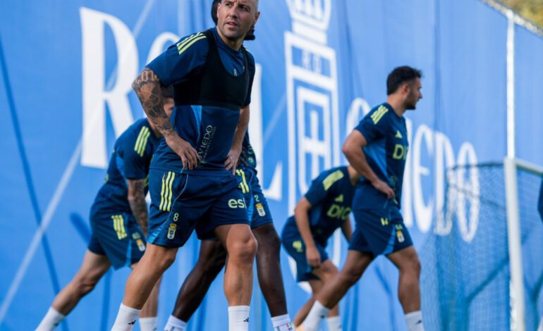 Cazorla asoma la cabeza: vuelve a entrenarse con el grupo