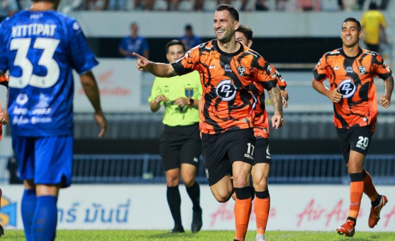 Édgar Méndez se corona ‘rey’ en Tailandia