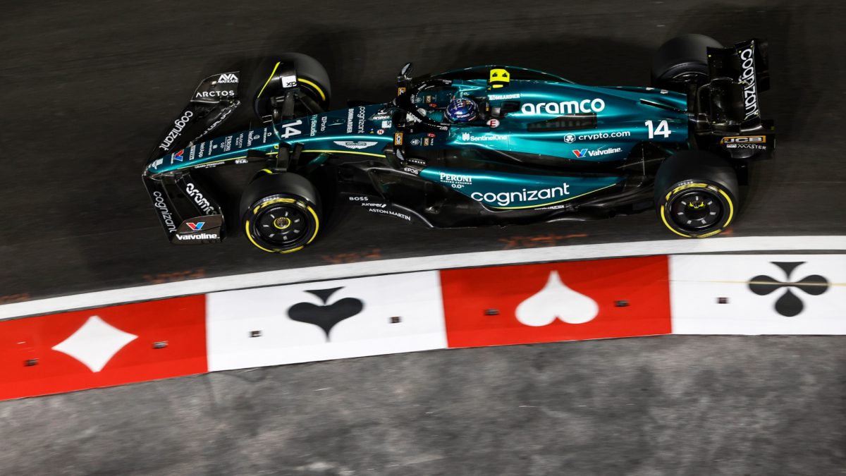 Horarios de los libres F1 del GP de Las Vegas y dónde ver hoy en TV los entrenamientos de Alonso y Sainz