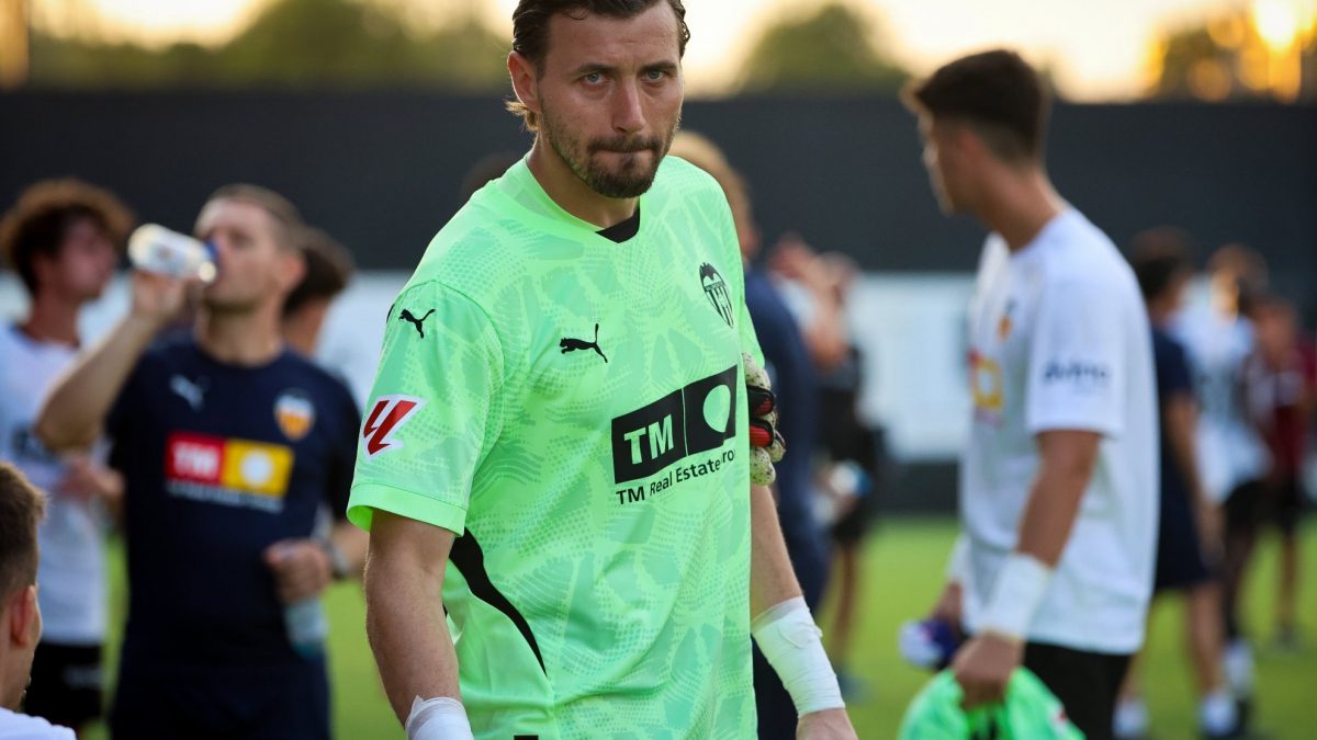 Dimitrievski tendrá sanción tras disculparse en el vestuario por sus polémicas declaraciones: “Fueron erróneas e incorrectas”