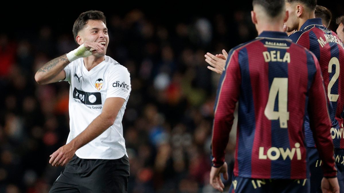 Un jugador del Levante no paraba de pegarme…