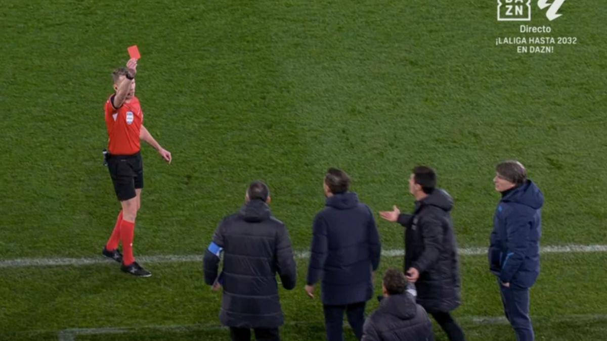 Los recogepelotas del Getafe provocaron la roja a Mejuto González