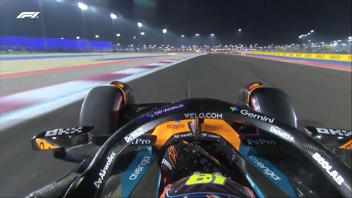 Piastri pole, lleva a Norris contra la pared; Max espera su turno en carrera