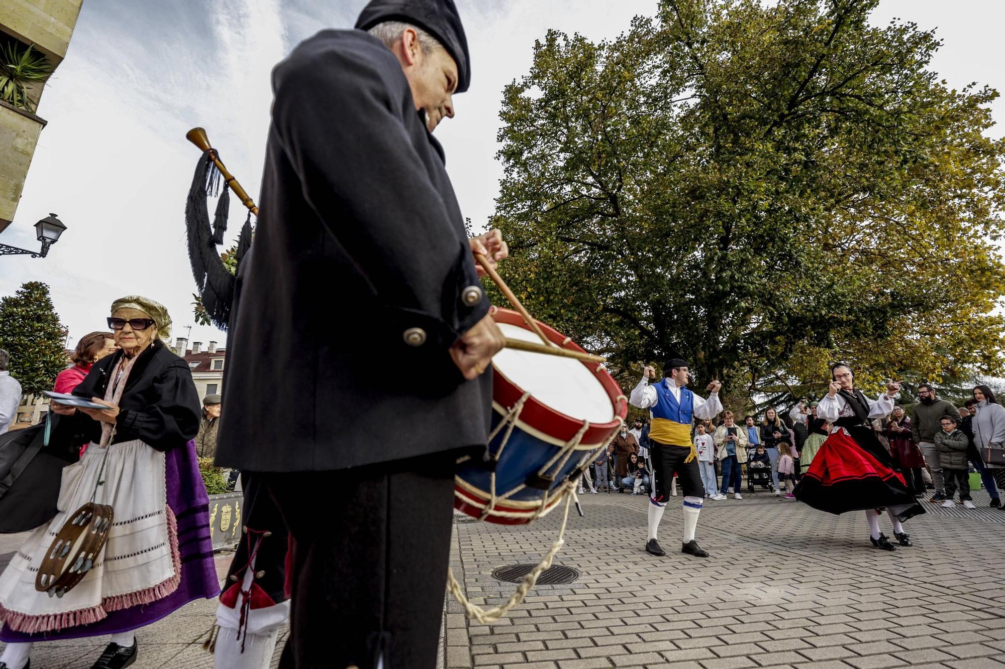 Santullano, en Oviedo, prepara castañas asadas por 450