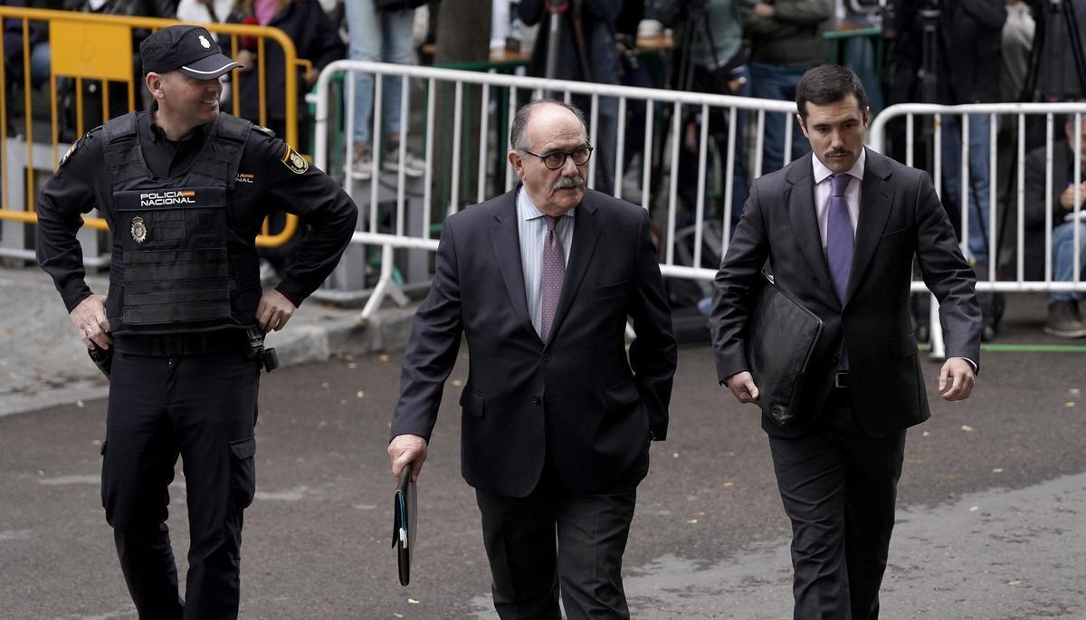 El abogado de José Luis Ábalos, José Aníbal Álvarez, antes de la llegada de Koldo García al Tribunal Supremo.