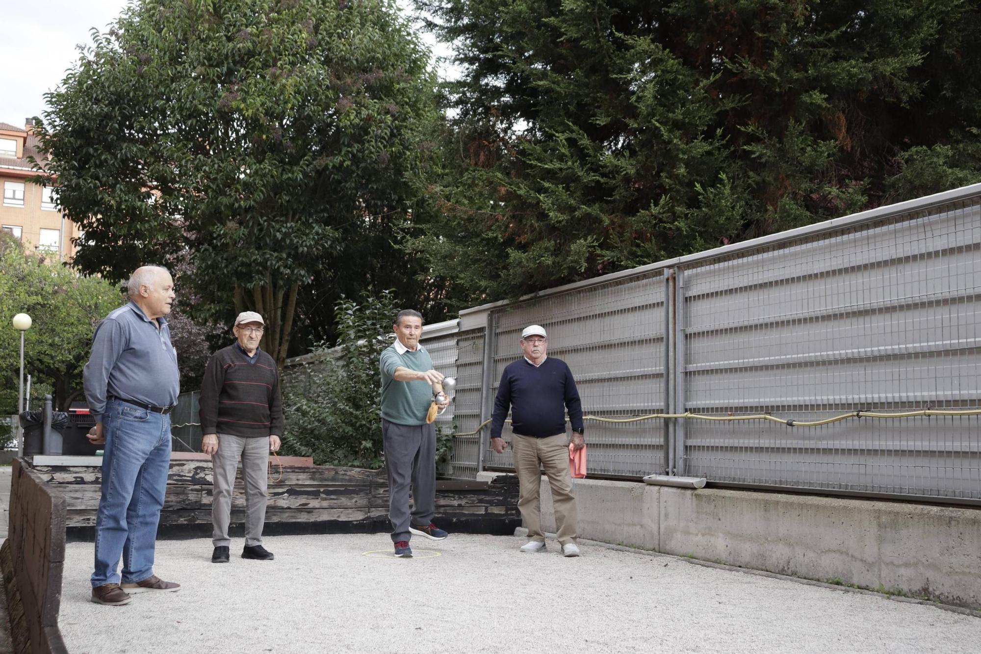 Un recorrido por el Centro Social para Mayores de El Llano, en imágenes