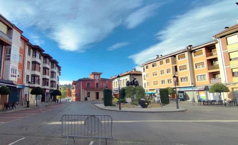 OBRAS EN ARRIONDAS | Las obras de peatonalización de la plaza del Cañón, en Arriondas, a punto de comenzar