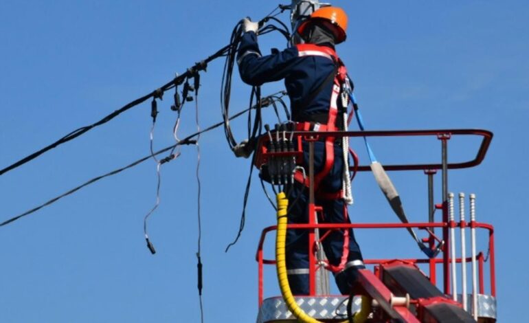 electricistas, fontaneros y carpinteros lideran el ranking