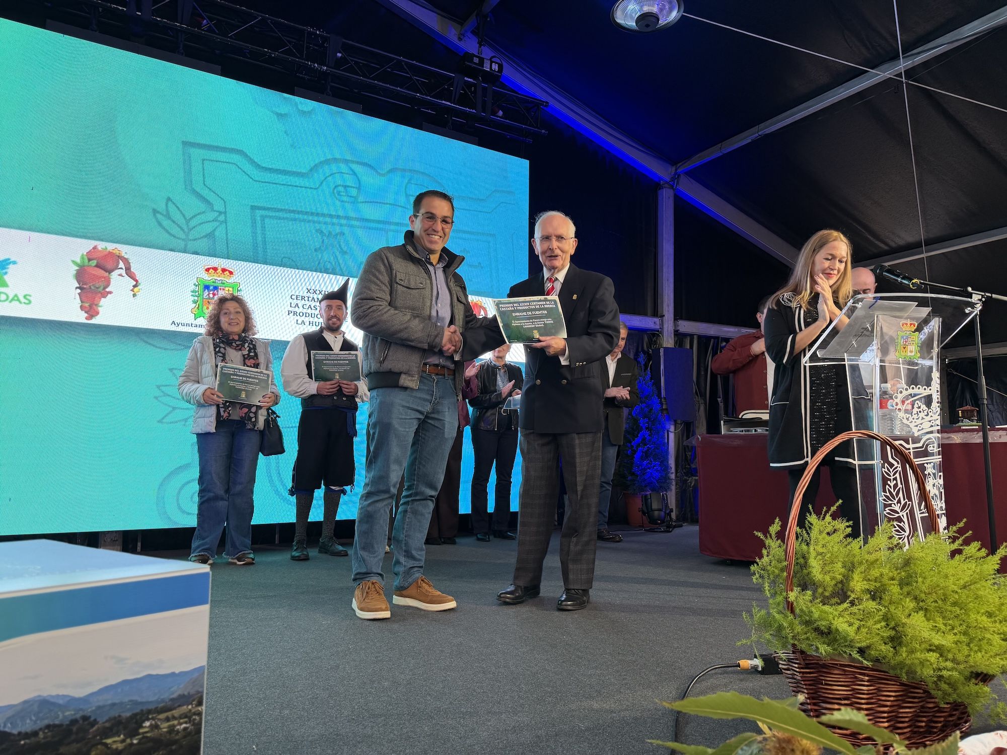 Concurso de castañas y productos de la huerta en Arriondas